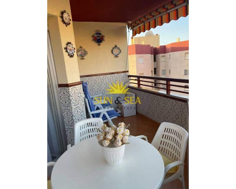 3 quarto Apartamento para arrendar em Puerto de Mazarron - 750 € (Ref: 9006078)