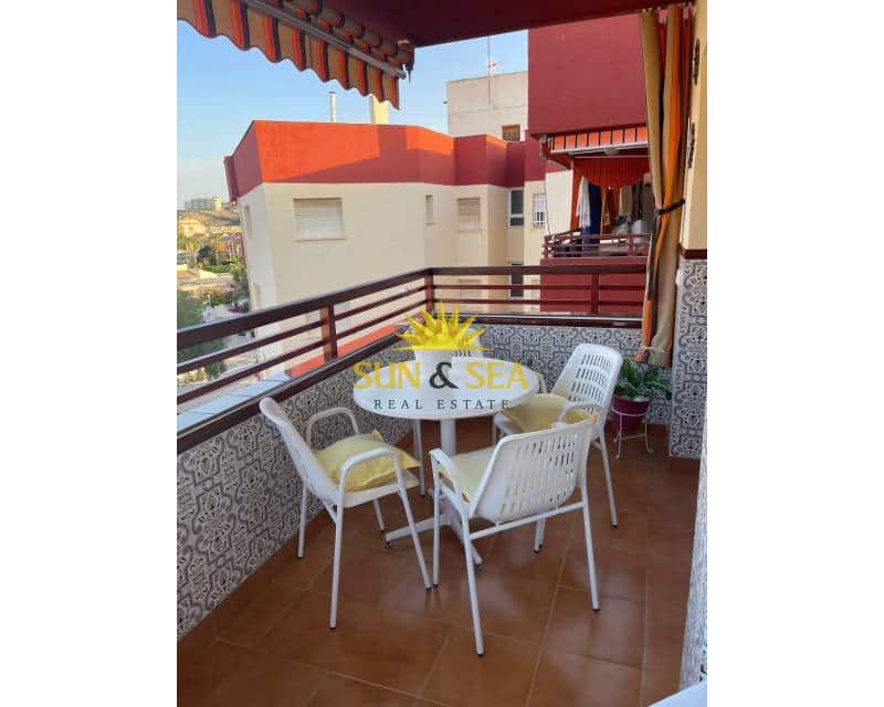 3 quarto Apartamento para arrendar em Puerto de Mazarron - 750 € (Ref: 9006078)