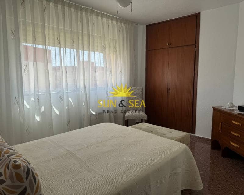 3 quarto Apartamento para arrendar em Puerto de Mazarron - 750 € (Ref: 9006078)