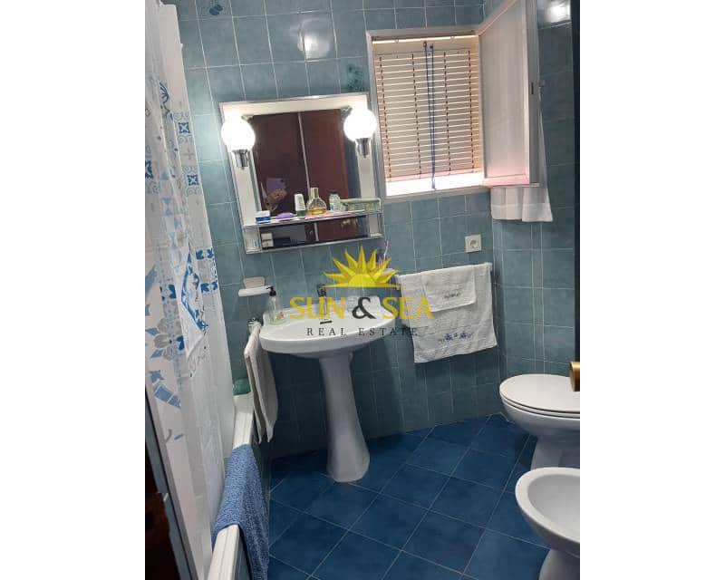 3 quarto Apartamento para arrendar em Puerto de Mazarron - 750 € (Ref: 9006078)