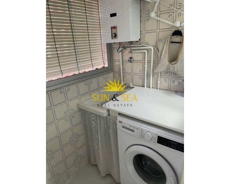 3 quarto Apartamento para arrendar em Puerto de Mazarron - 750 € (Ref: 9006078)