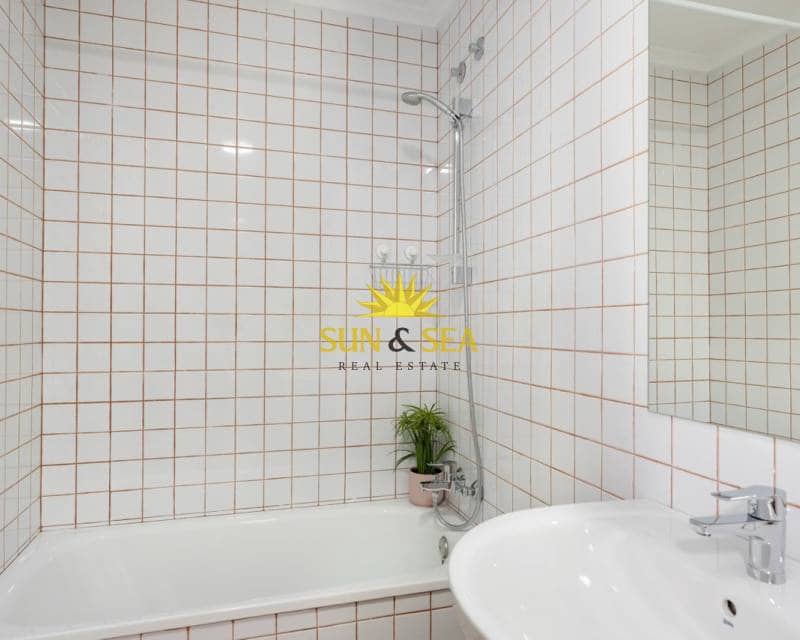 3 slaapkamer Appartement te koop in Guardamar del Segura - € 299.999 (Ref: 9015119)