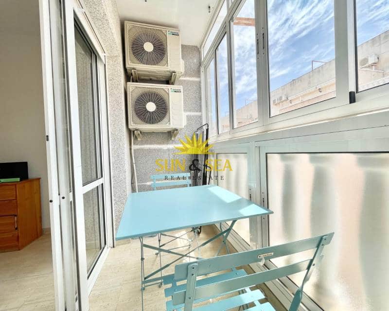 3 soverom Leilighet til leie i Torrevieja med svømmebasseng garasje - € 950 (Ref: 9015120)
