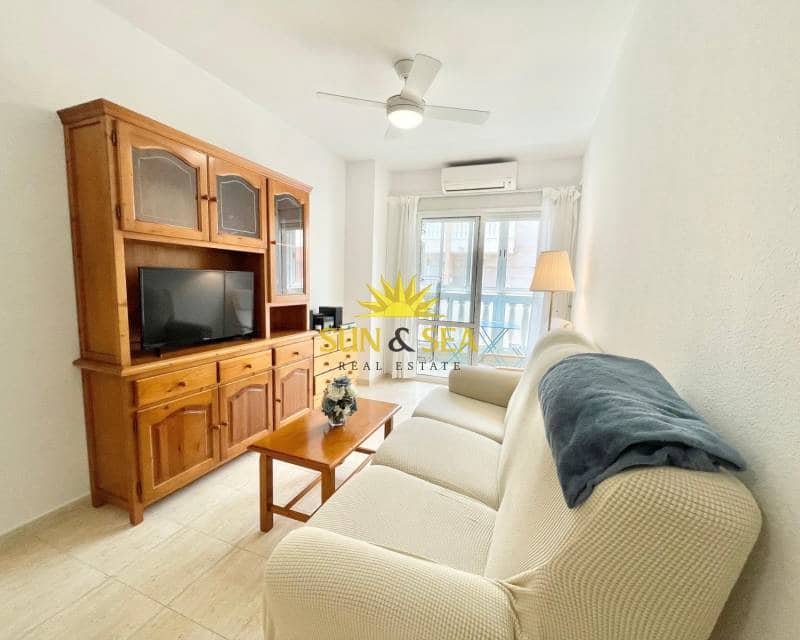 3 soverom Leilighet til leie i Torrevieja med svømmebasseng garasje - € 950 (Ref: 9015120)