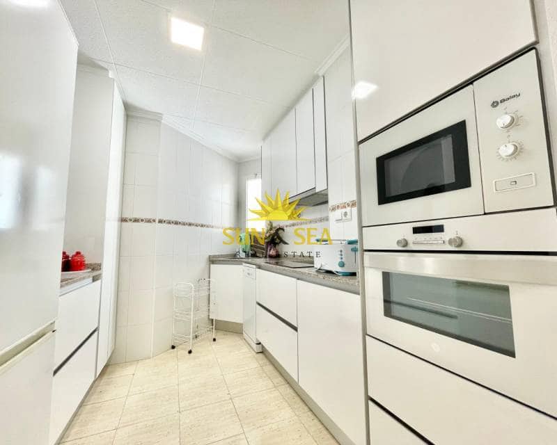 3 soverom Leilighet til leie i Torrevieja med svømmebasseng garasje - € 950 (Ref: 9015120)