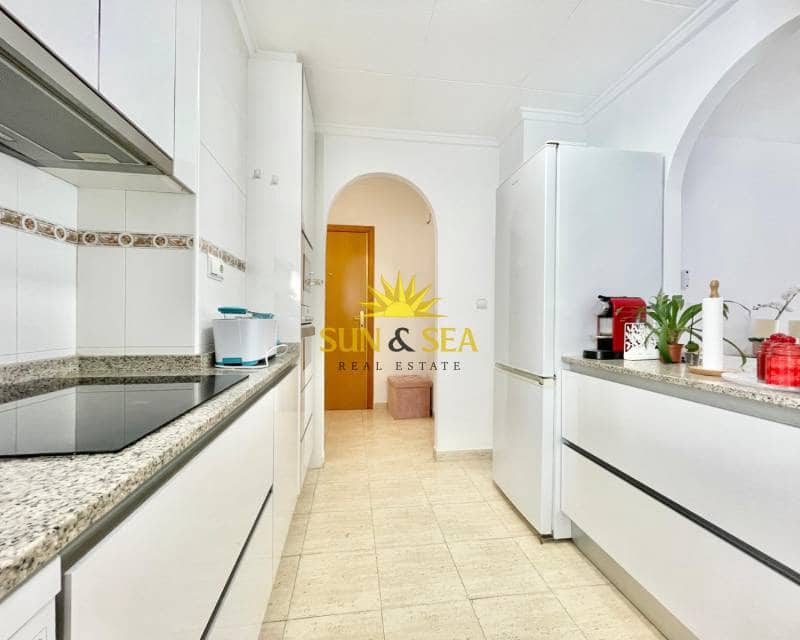 3 soverom Leilighet til leie i Torrevieja med svømmebasseng garasje - € 950 (Ref: 9015120)