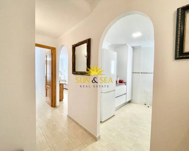 3 soverom Leilighet til leie i Torrevieja med svømmebasseng garasje - € 950 (Ref: 9015120)