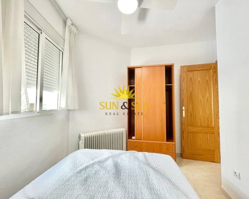 3 soverom Leilighet til leie i Torrevieja med svømmebasseng garasje - € 950 (Ref: 9015120)