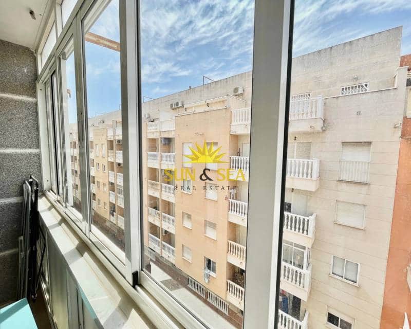 3 soverom Leilighet til leie i Torrevieja med svømmebasseng garasje - € 950 (Ref: 9015120)