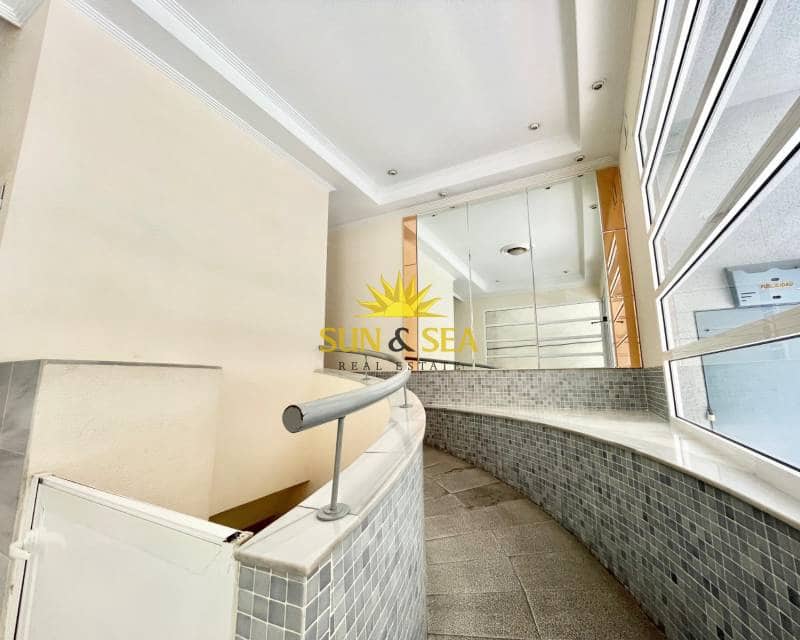 3 soverom Leilighet til leie i Torrevieja med svømmebasseng garasje - € 950 (Ref: 9015120)