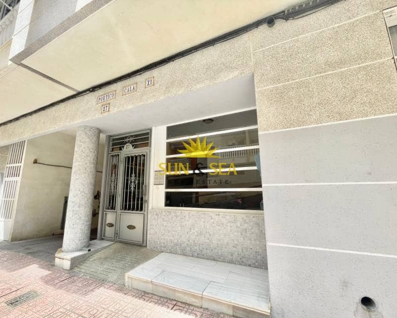 3 soverom Leilighet til leie i Torrevieja med svømmebasseng garasje - € 950 (Ref: 9015120)