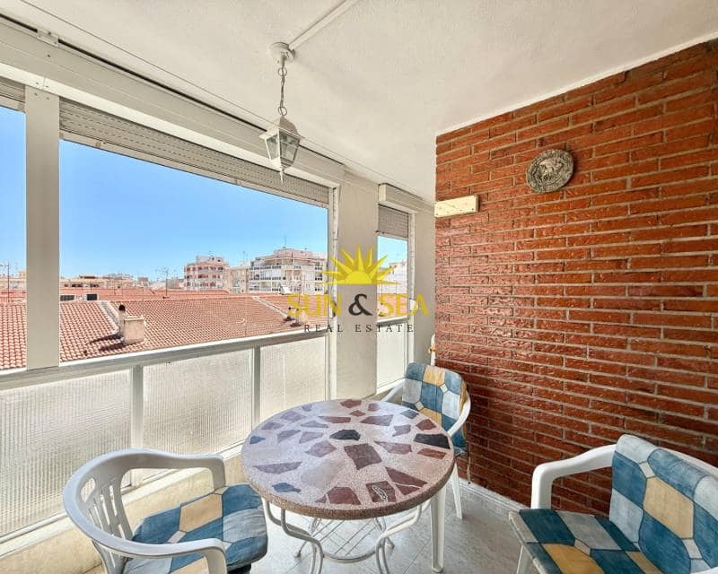 3 soveværelse Lejlighed til salg i Torrevieja med swimmingpool - € 159.500 (Ref: 9015936)