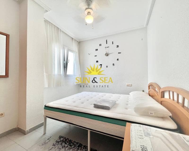 1 sovrum Lägenhet att hyra i Torrevieja med pool - 750 € (Ref: 9018749)
