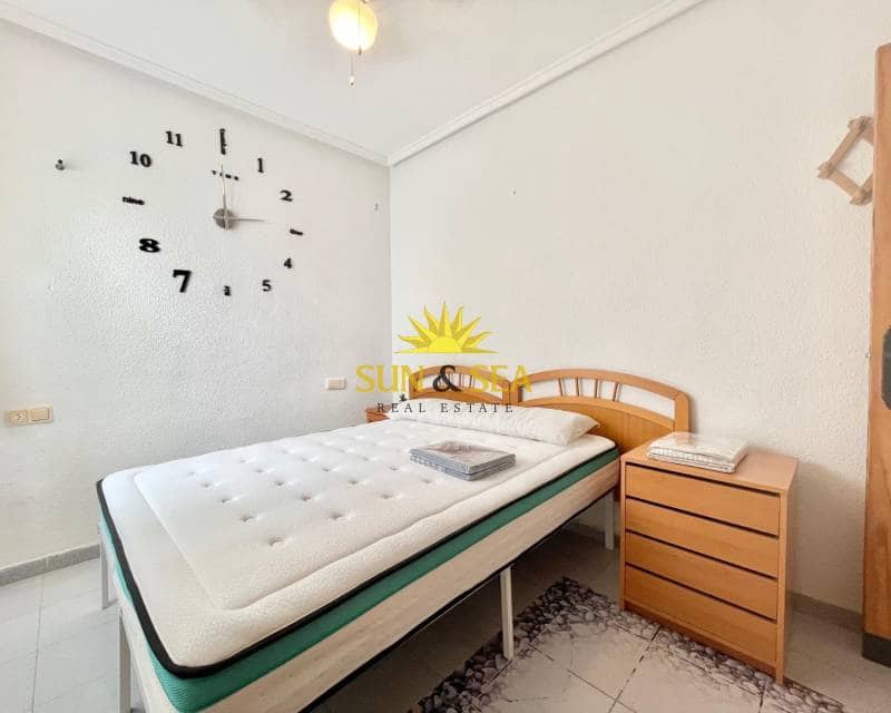 1 sovrum Lägenhet att hyra i Torrevieja med pool - 750 € (Ref: 9018749)