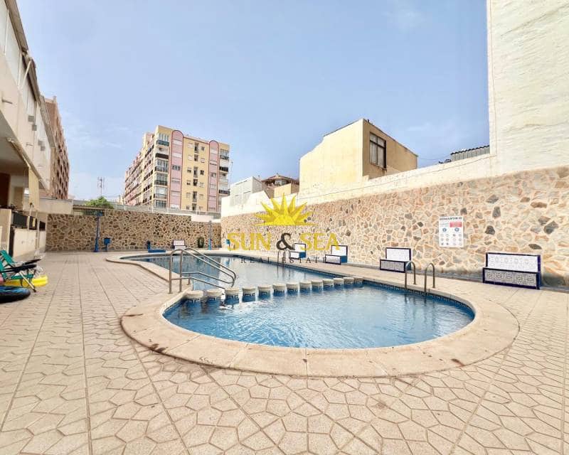 1 sovrum Lägenhet att hyra i Torrevieja med pool - 750 € (Ref: 9018749)