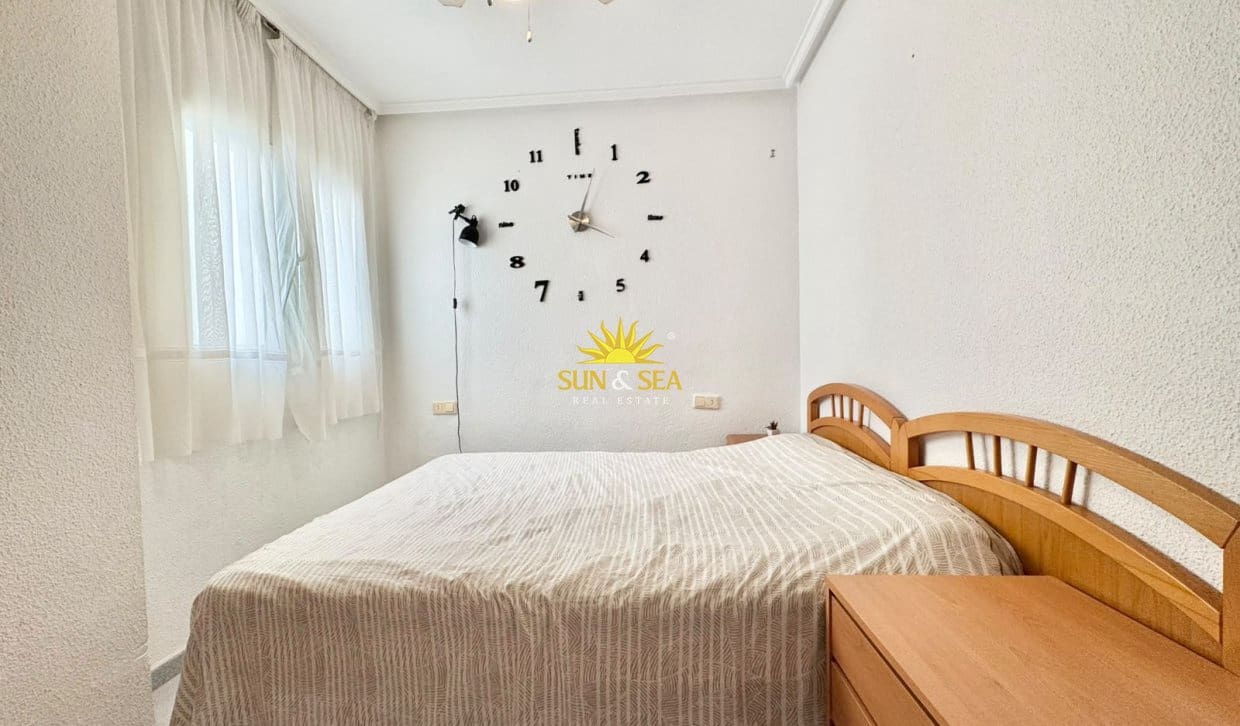 1 bedroom Apartment for rent in Torrevieja with pool - € 700 (Ref: 9018749)