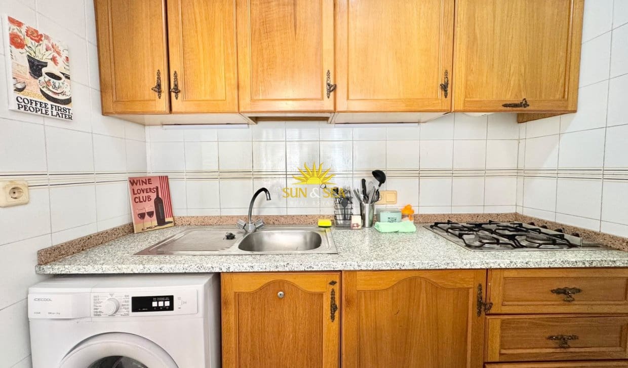 1 bedroom Apartment for rent in Torrevieja with pool - € 700 (Ref: 9018749)