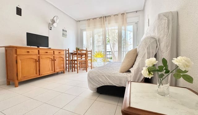 1 quarto Apartamento para arrendar em Centro, Torrevieja com piscina - 700 € (Ref: 9018749)