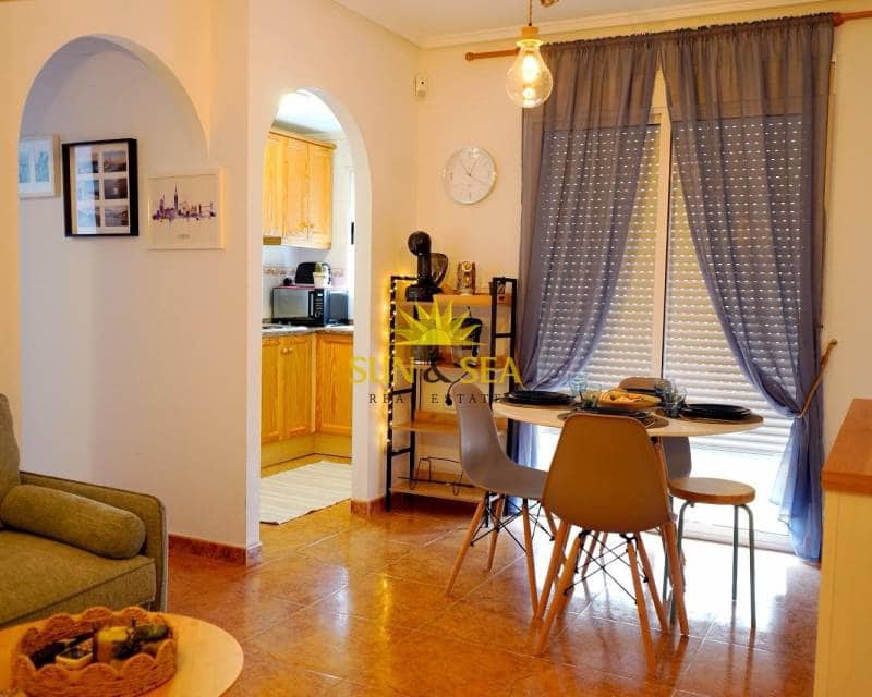 2 soverom Leilighet til leie i Torrevieja - € 800 (Ref: 9022339)