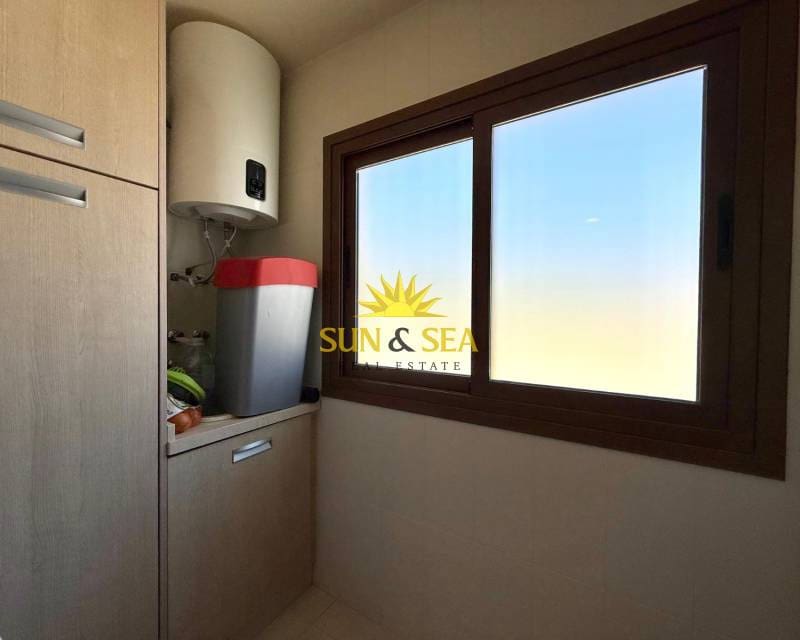 3 sypialnia Penthouse do wynajęcia w Guardamar del Segura z basenem garażem - 2 000 € (Ref: 9022342)