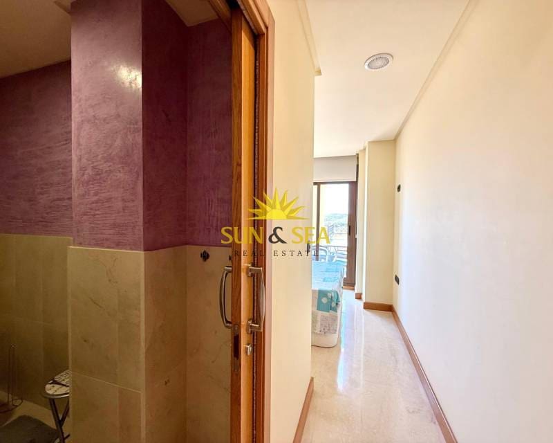 3 sypialnia Penthouse do wynajęcia w Guardamar del Segura z basenem garażem - 2 000 € (Ref: 9022342)