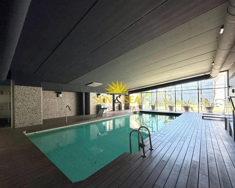 3 sypialnia Penthouse do wynajęcia w Guardamar del Segura z basenem garażem - 2 000 € (Ref: 9022342)