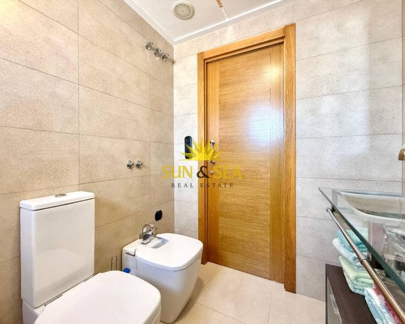 3 sypialnia Penthouse do wynajęcia w Guardamar del Segura z basenem garażem - 2 000 € (Ref: 9022342)