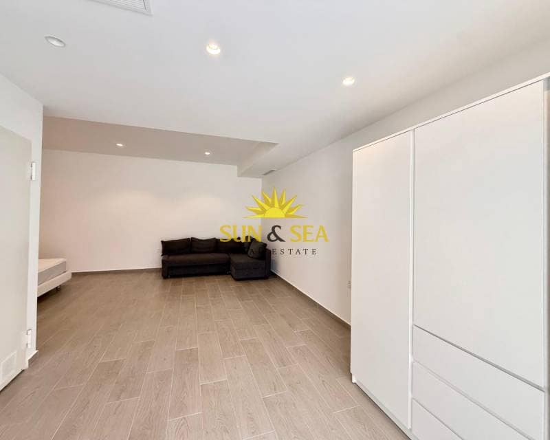 4 sovrum Villa att hyra i Benijofar med pool garage - 2 350 € (Ref: 9022343)