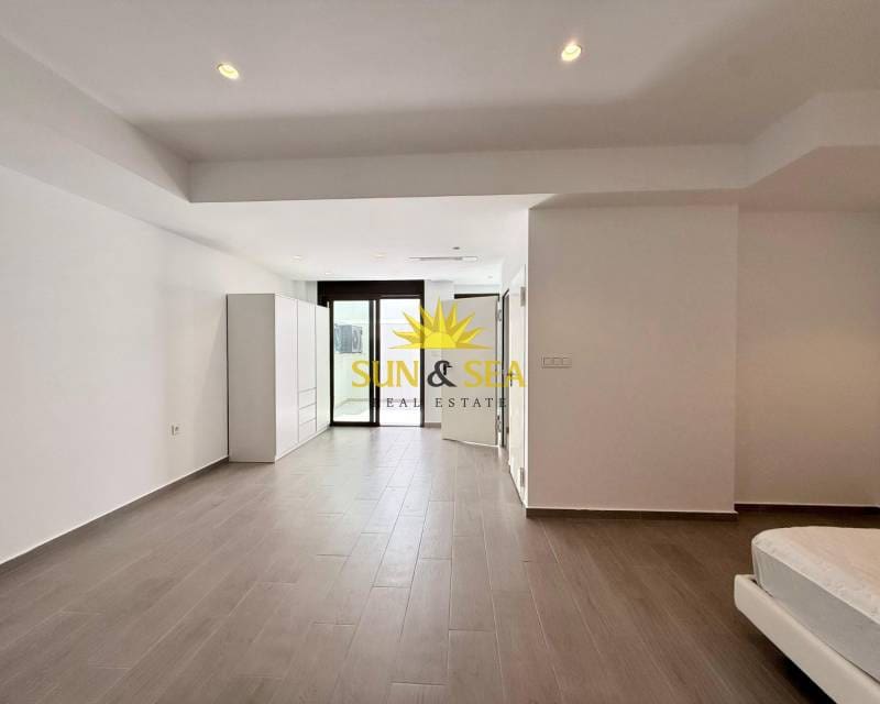 4 sovrum Villa att hyra i Benijofar med pool garage - 2 350 € (Ref: 9022343)