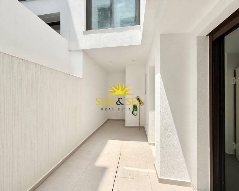 4 sovrum Villa att hyra i Benijofar med pool garage - 2 350 € (Ref: 9022343)