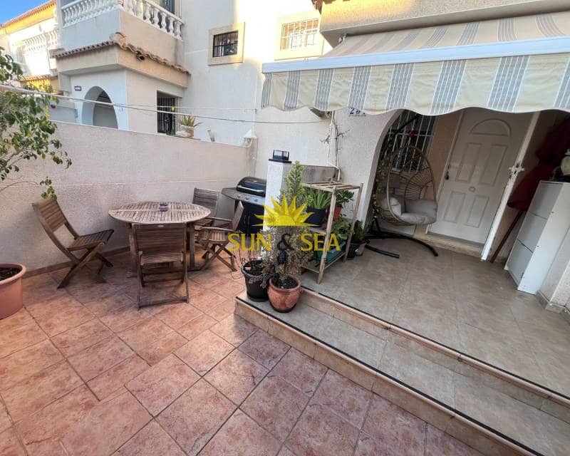 2 bedroom Townhouse for rent in Gran Alacant with pool - € 950 (Ref: 9028422)