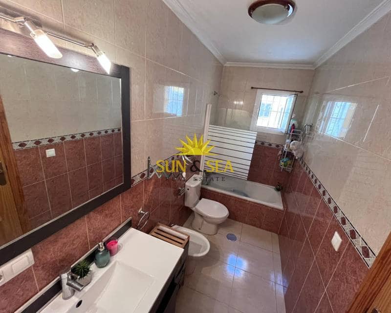 2 bedroom Townhouse for rent in Gran Alacant with pool - € 950 (Ref: 9028422)