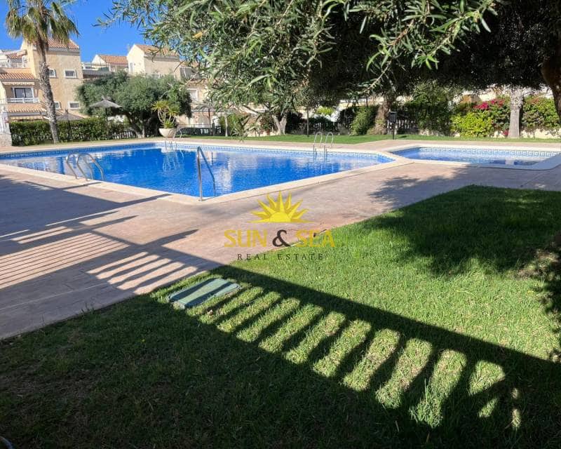 2 bedroom Townhouse for rent in Gran Alacant with pool - € 950 (Ref: 9028422)