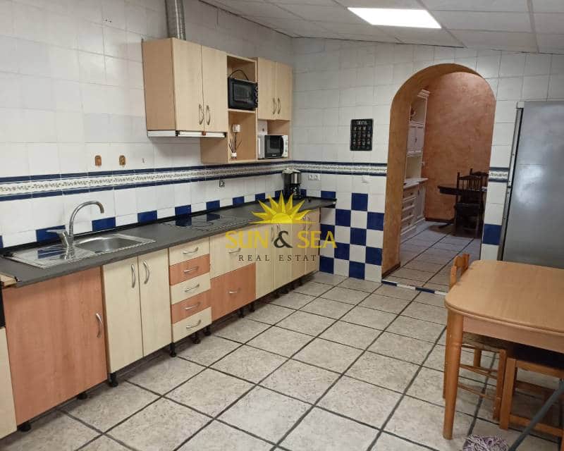 4 bedroom Townhouse for rent in La Nora - € 1,000 (Ref: 9028427)