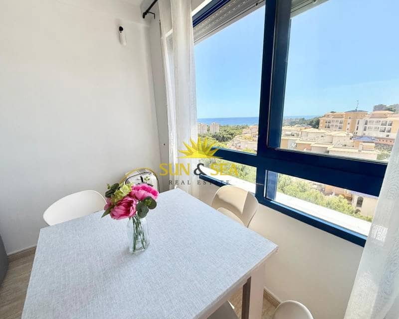 Apartamento de 2 habitaciones en Dehesa de Campoamor en alquiler con piscina - 750 € (Ref: 9033473)