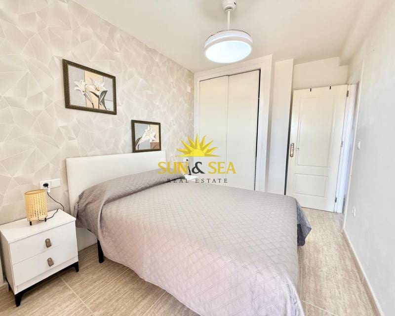 Apartamento de 2 habitaciones en Dehesa de Campoamor en alquiler con piscina - 750 € (Ref: 9033473)