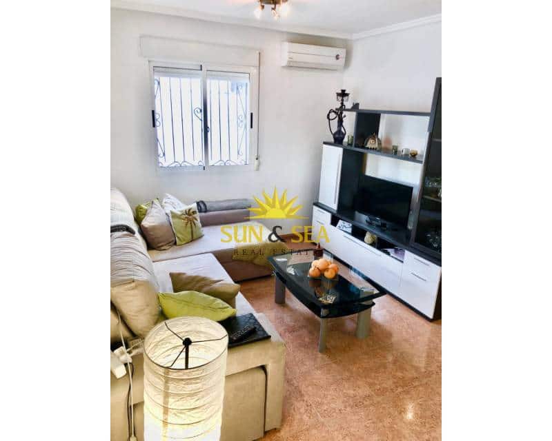 3 bedroom Villa for rent in Orihuela Costa with pool - € 1,300 (Ref: 9058043)