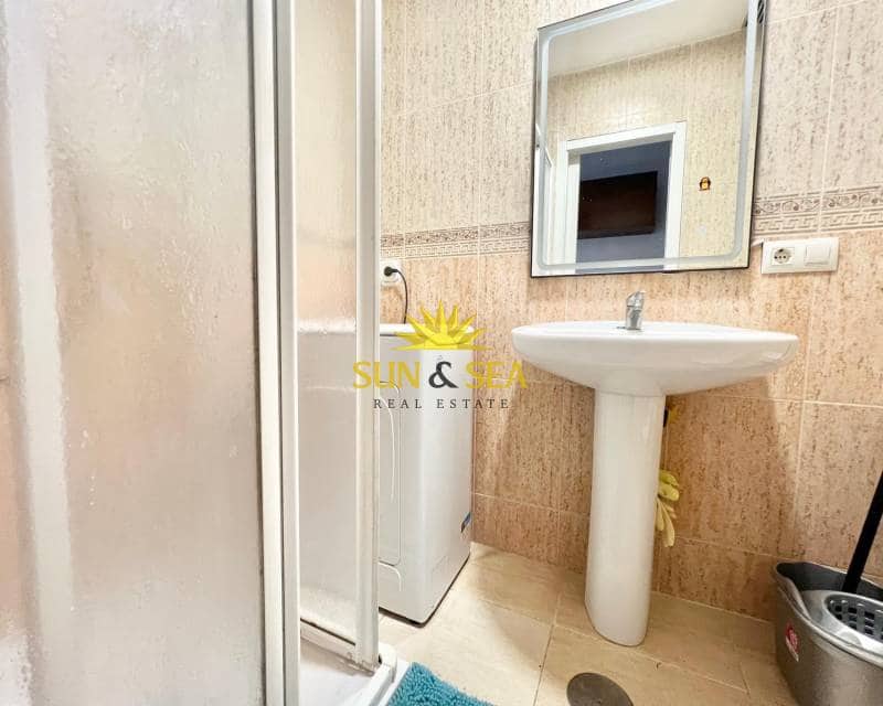 2 Zimmer Apartment zu vermieten in Torrevieja - 750 € (Ref: 9058047)