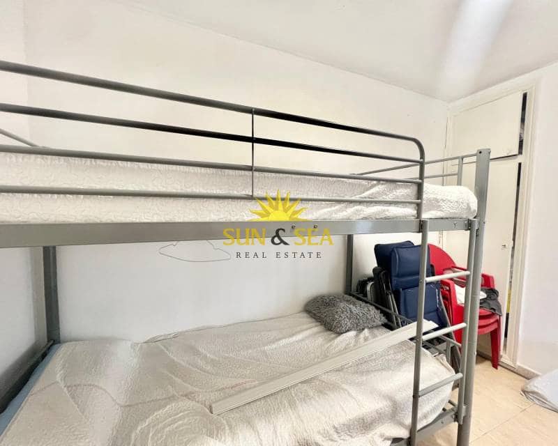 2 Zimmer Apartment zu vermieten in Torrevieja - 750 € (Ref: 9058047)