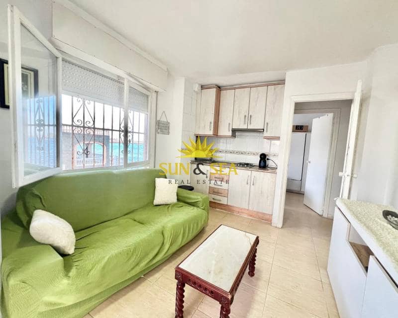 2 Zimmer Apartment zu vermieten in Torrevieja - 750 € (Ref: 9058047)