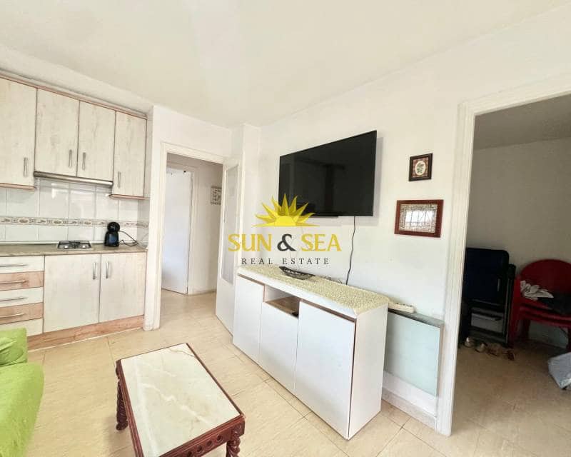 2 Zimmer Apartment zu vermieten in Torrevieja - 750 € (Ref: 9058047)