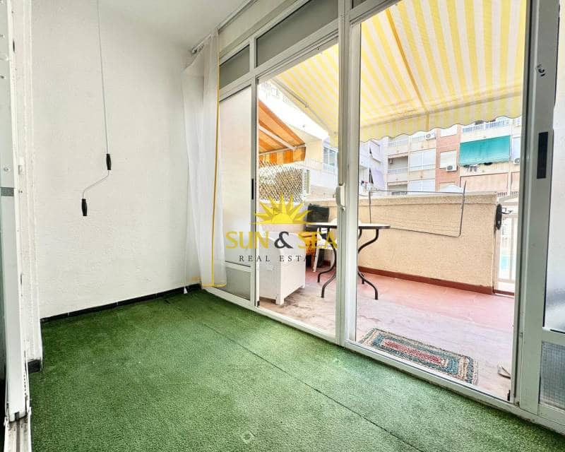 Studio de 1 chambre à louer à Torrevieja avec piscine - 600 € (Ref: 9058048)