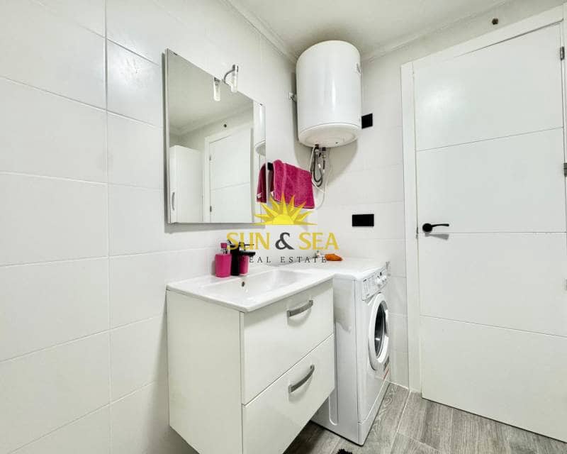 Studio de 1 chambre à louer à Torrevieja avec piscine - 600 € (Ref: 9058048)