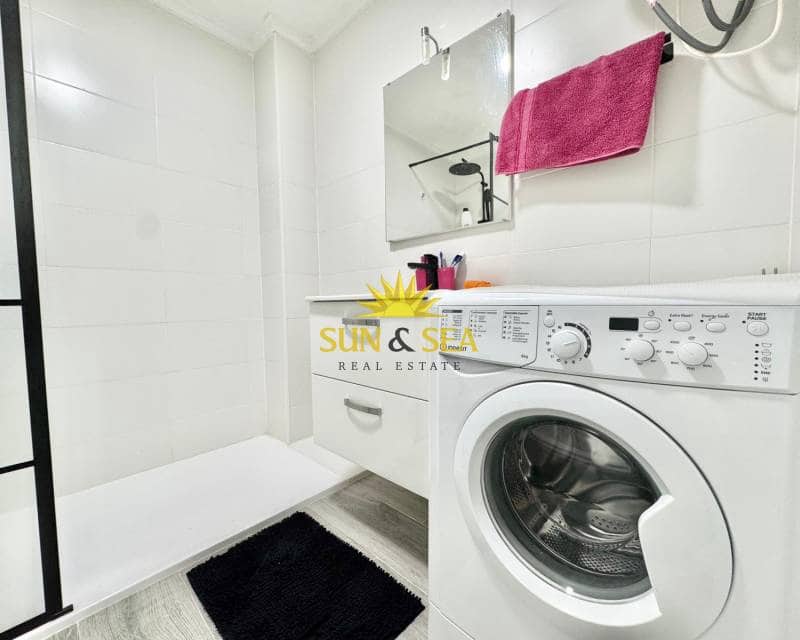 Studio de 1 chambre à louer à Torrevieja avec piscine - 600 € (Ref: 9058048)