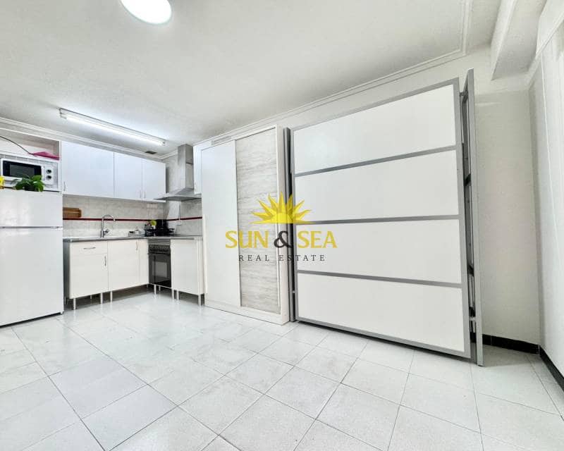 Studio de 1 chambre à louer à Torrevieja avec piscine - 600 € (Ref: 9058048)