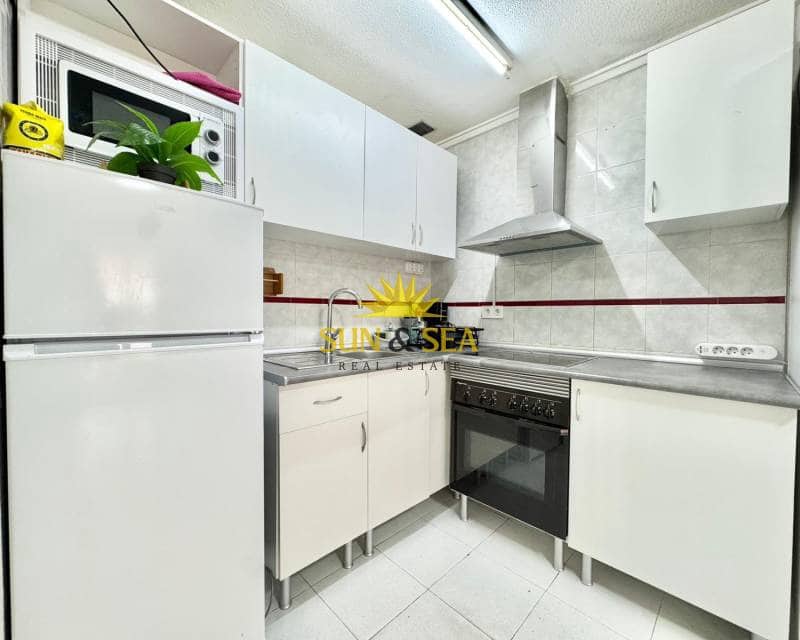 Studio de 1 chambre à louer à Torrevieja avec piscine - 600 € (Ref: 9058048)