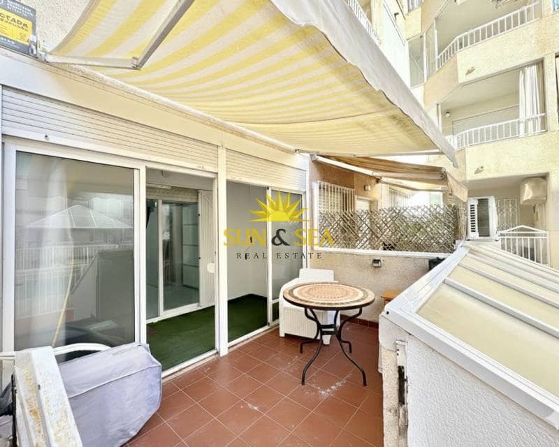 Studio de 1 chambre à louer à Torrevieja avec piscine - 600 € (Ref: 9058048)