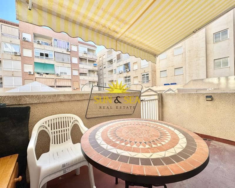 Studio de 1 chambre à louer à Torrevieja avec piscine - 600 € (Ref: 9058048)