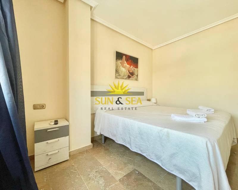 4 soveværelse Lejlighed til salg i Torrevieja - € 290.000 (Ref: 9058237)