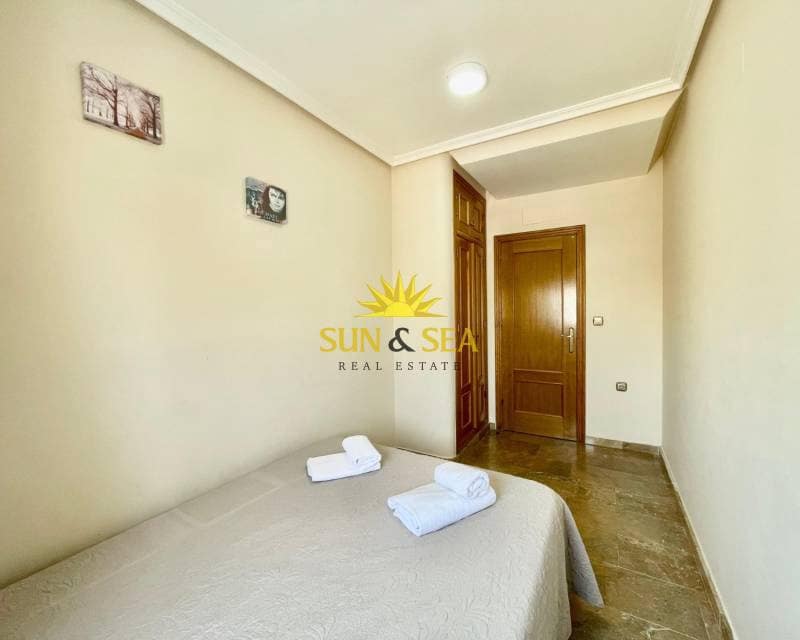 4 soveværelse Lejlighed til salg i Torrevieja - € 290.000 (Ref: 9058237)